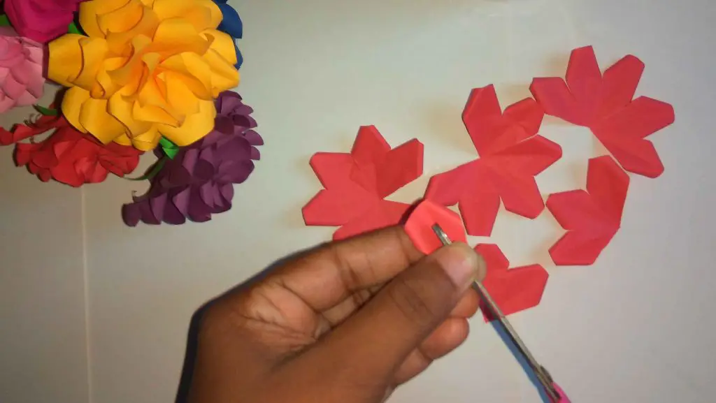 How to make paper rose easy (in five minutes)