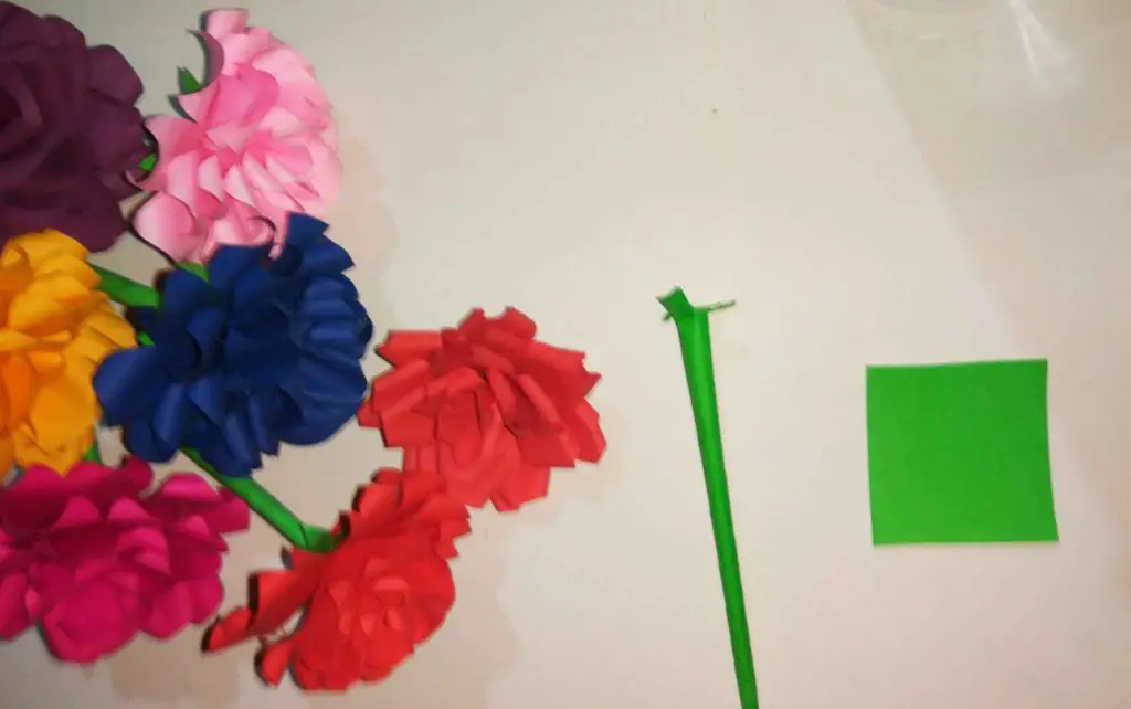 How to make paper rose easy (in five minutes)