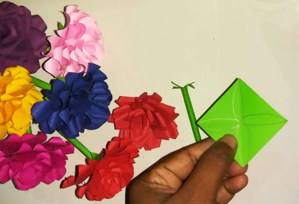 How to make paper rose easy (in five minutes)