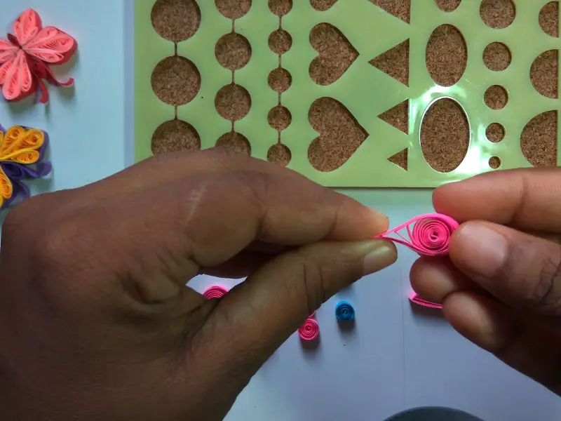 How to make paper quilling butterfly (step by step)