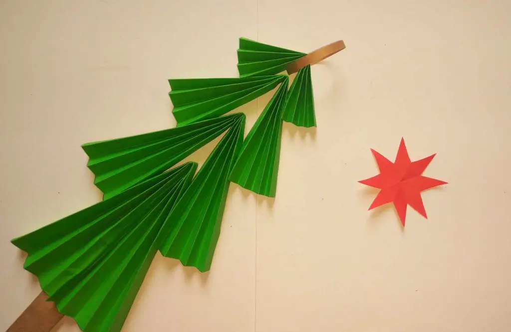 How to make Christmas tree with paper (easy)