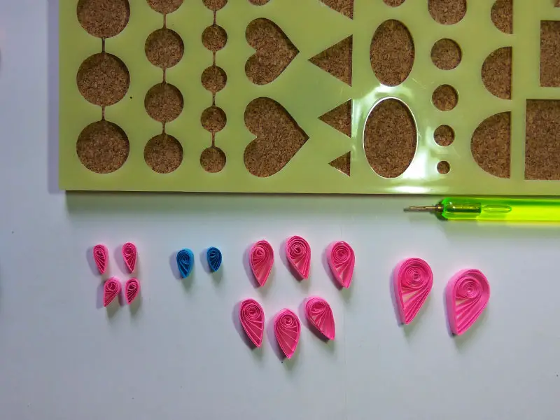 How to make paper quilling butterfly (step by step)