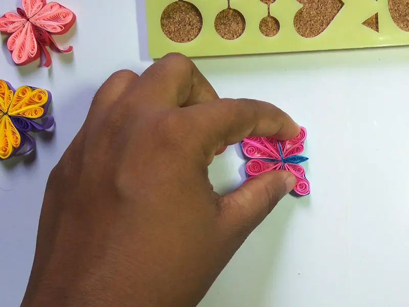 How to make paper quilling butterfly (step by step)