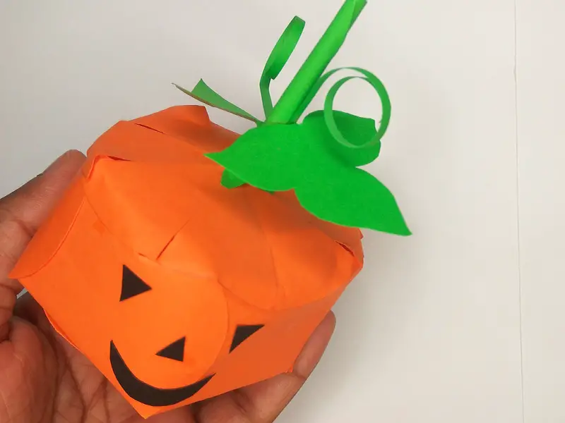 How to make Halloween pumpkin with paper