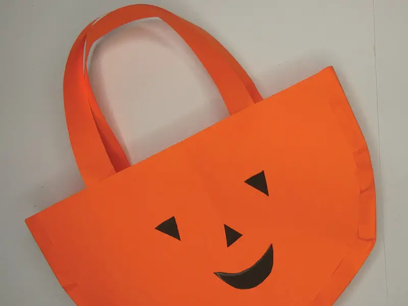 How to make Halloween paper bags