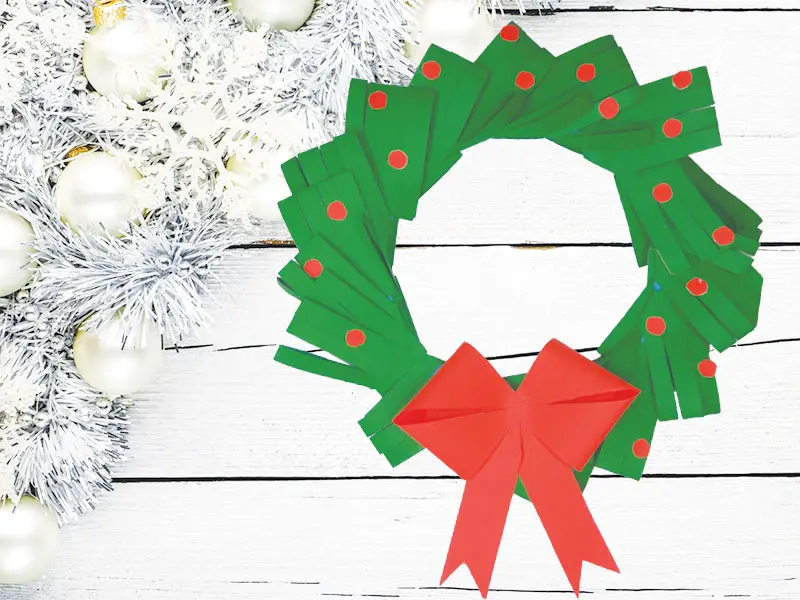 How to make a Christmas wreath out of paper 